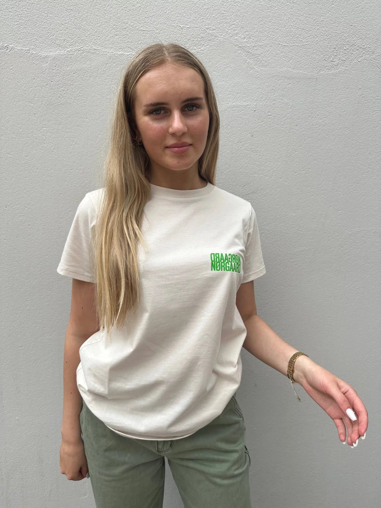 Mads Nørgaard - Single Organic Trenda T-skjorte, beige by Mads Nørgaard | stylebykul